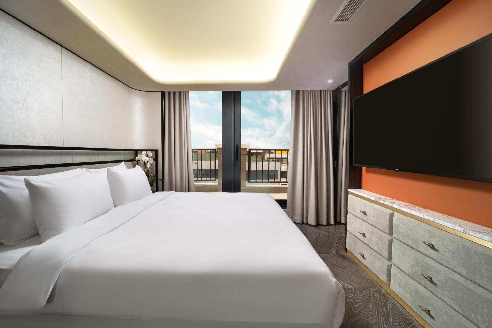 Bentley Hotel Bosphorus - Special Class Истанбул Екстериор снимка A bedroom at the hotel