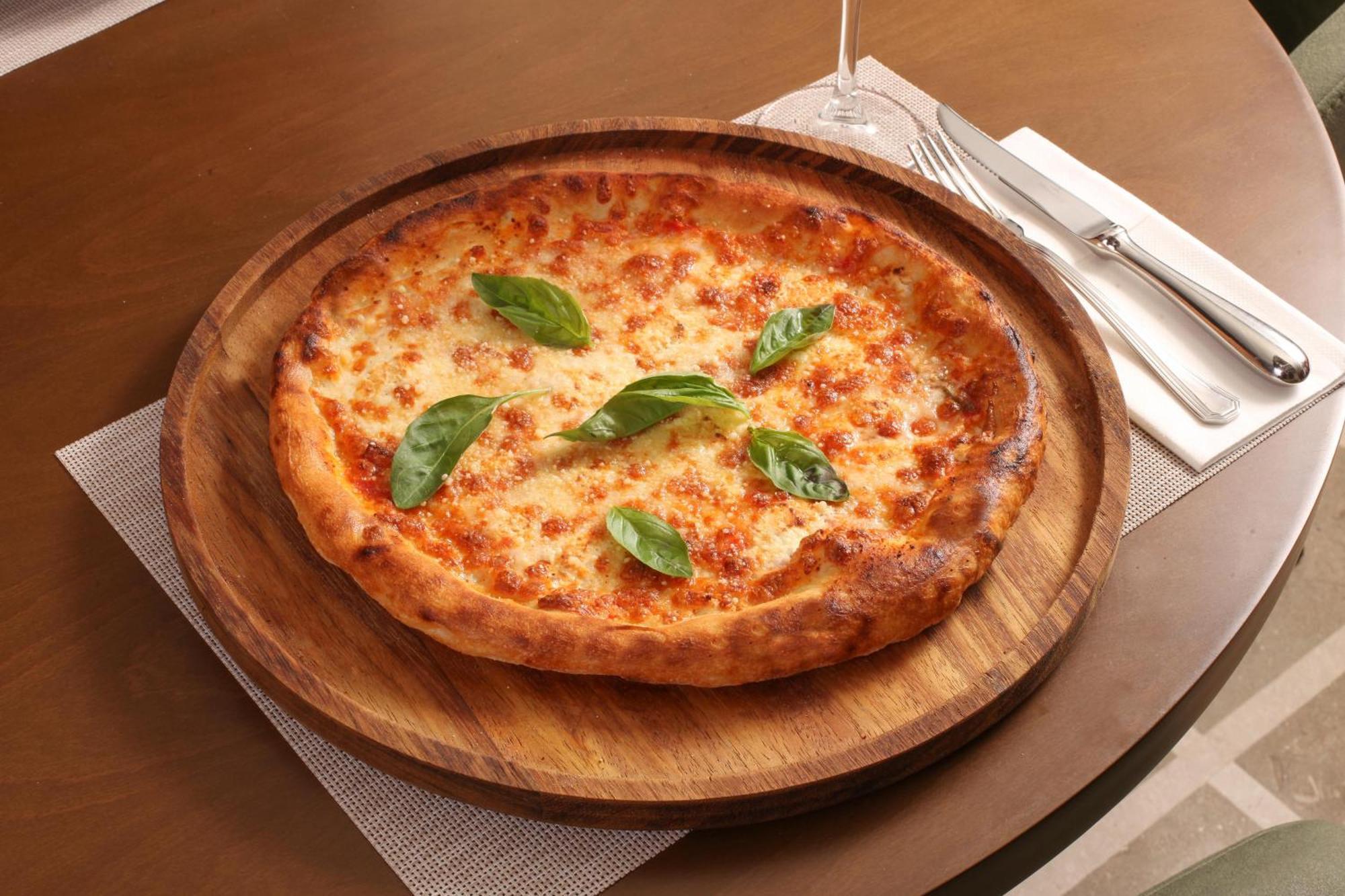 Bentley Hotel Bosphorus - Special Class Истанбул Екстериор снимка A cheese pizza