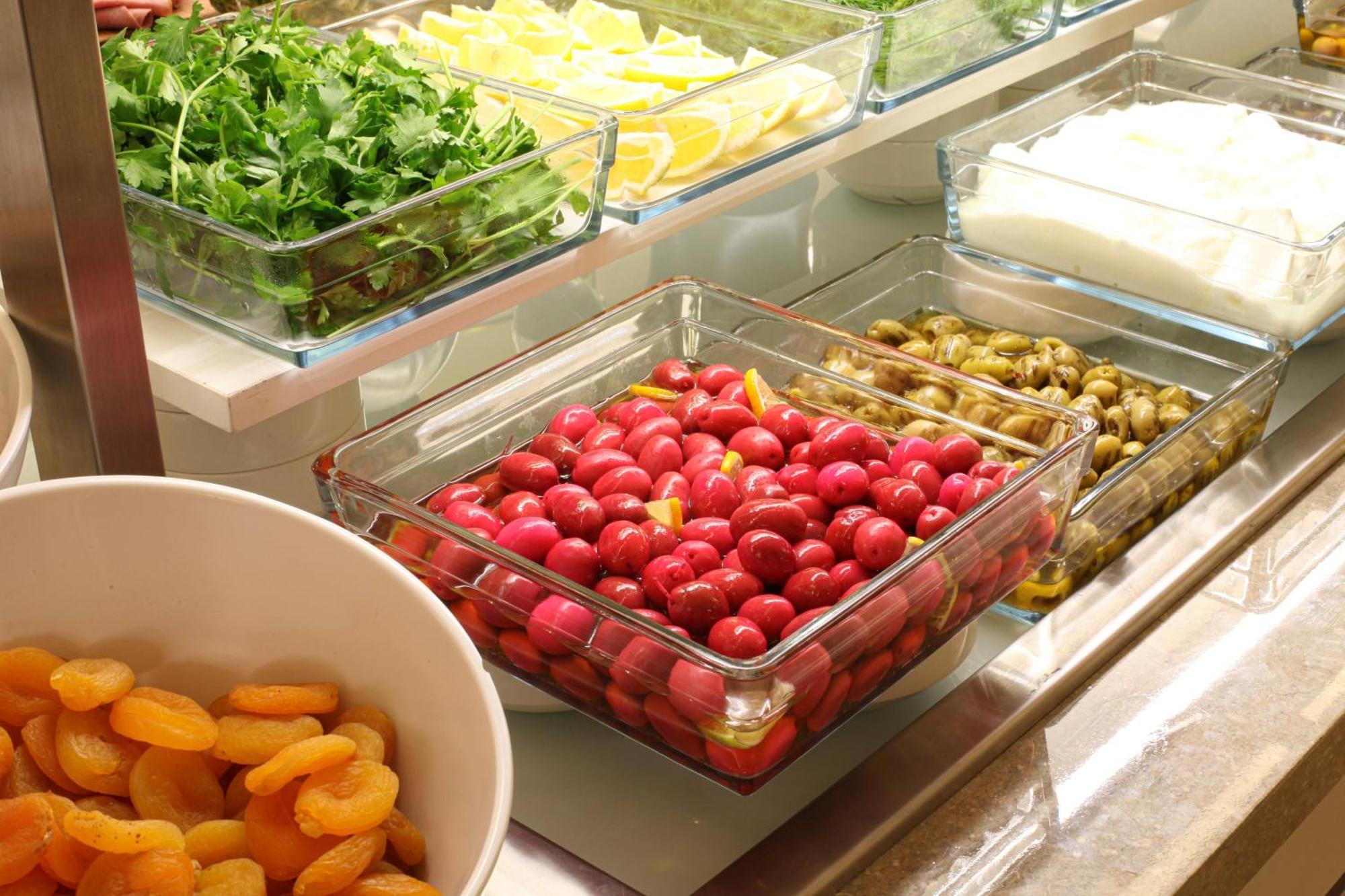 Bentley Hotel Bosphorus - Special Class Истанбул Екстериор снимка A salad bar